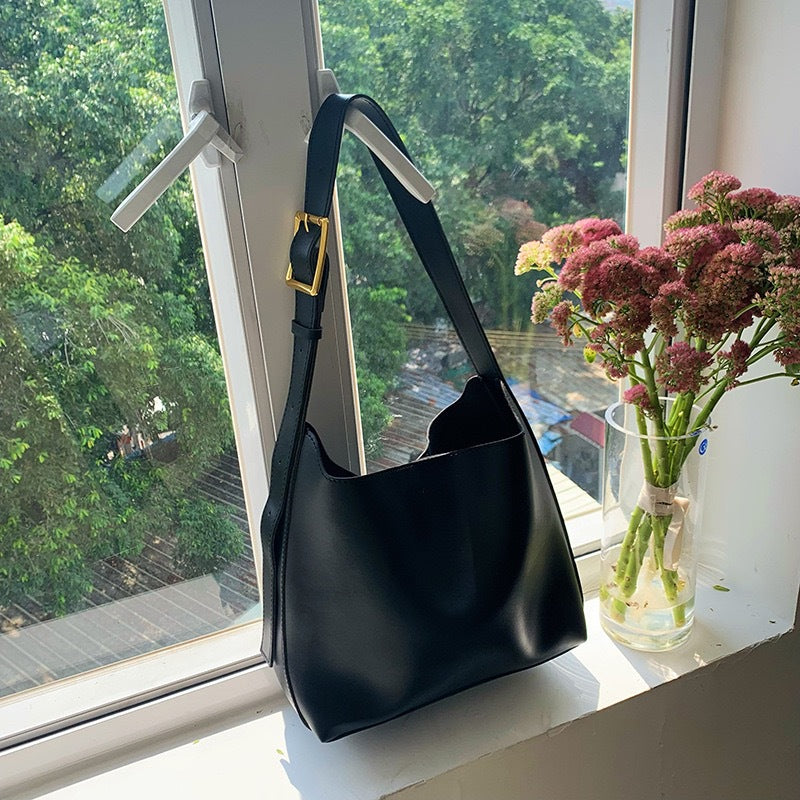 Olivia – Elegant Shoulder Bag — 3