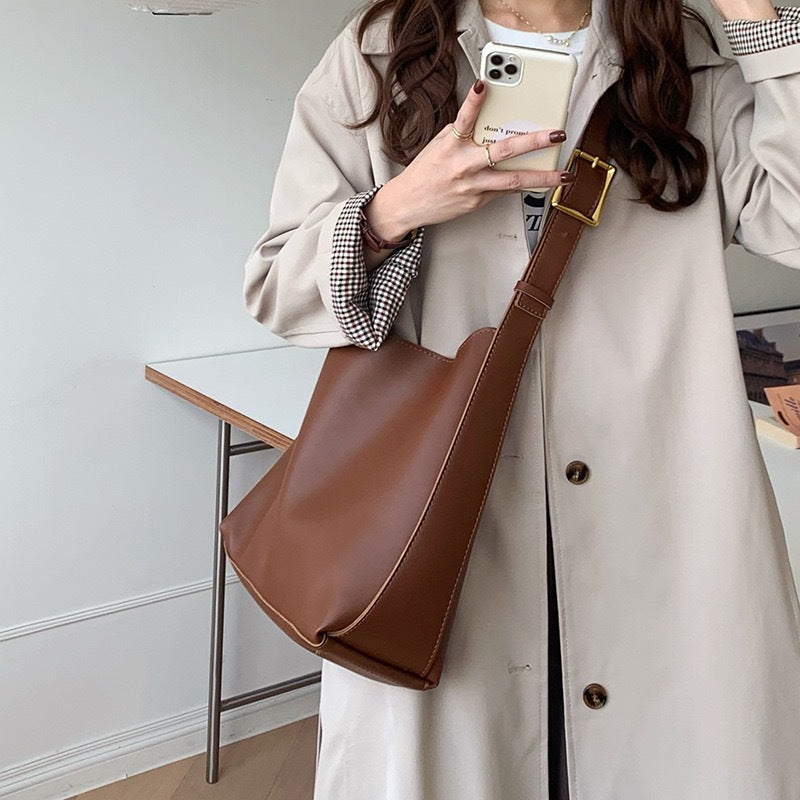 Olivia – Elegant Shoulder Bag — 4