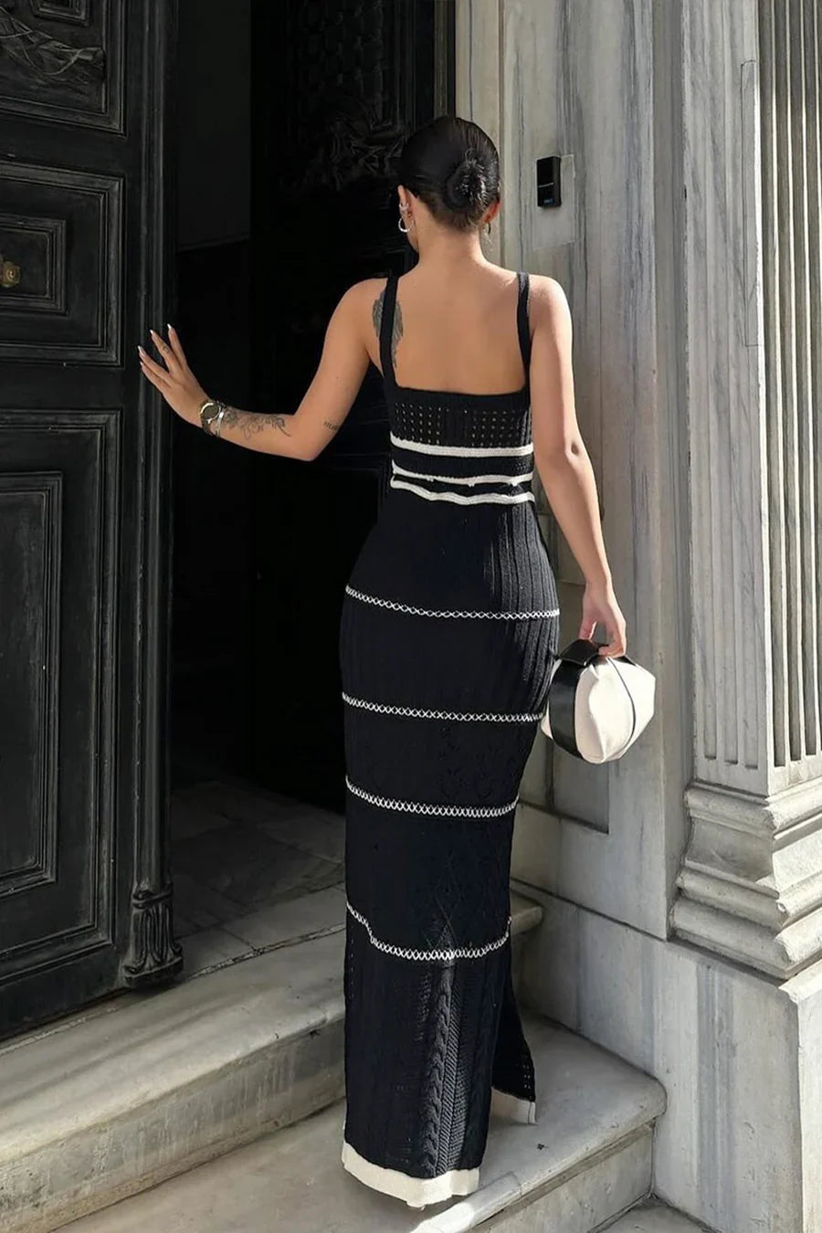 Dual Tone | Gehaakte Maxi Jurk met Contrasterende Details & Slim Fit
