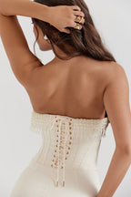 Pearl Embrace | Strapless Satin Midi Dress met Pareldetail