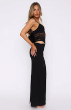 Averra | Maxi jurk met mesh cut-out & spaghetti bandjes