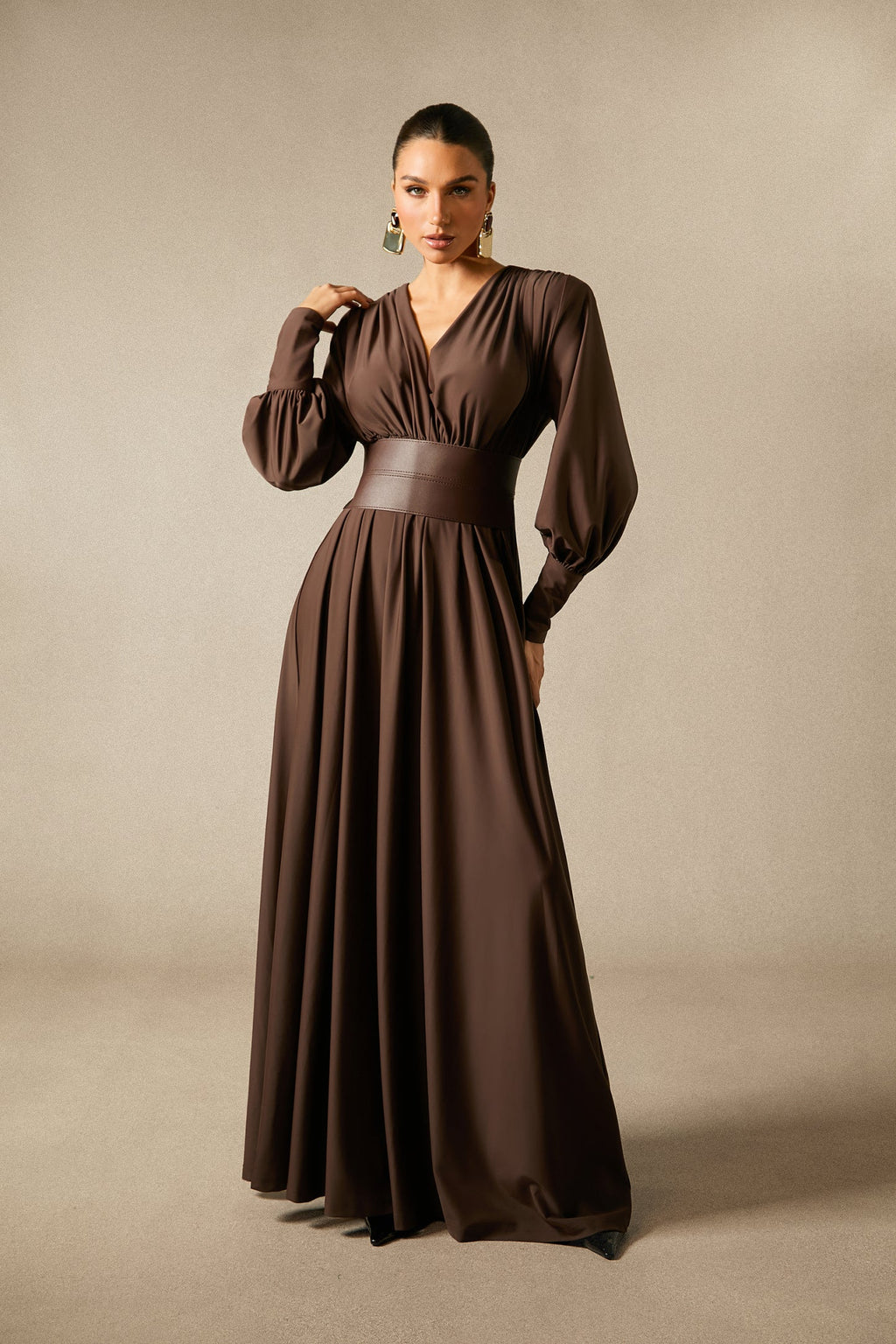 Elaris | Luxe Maxi-Jurk met Diepe V-Hals & Brede Tailleband