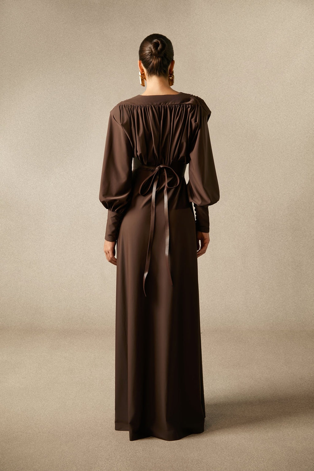 Elaris | Luxe Maxi-Jurk met Diepe V-Hals & Brede Tailleband