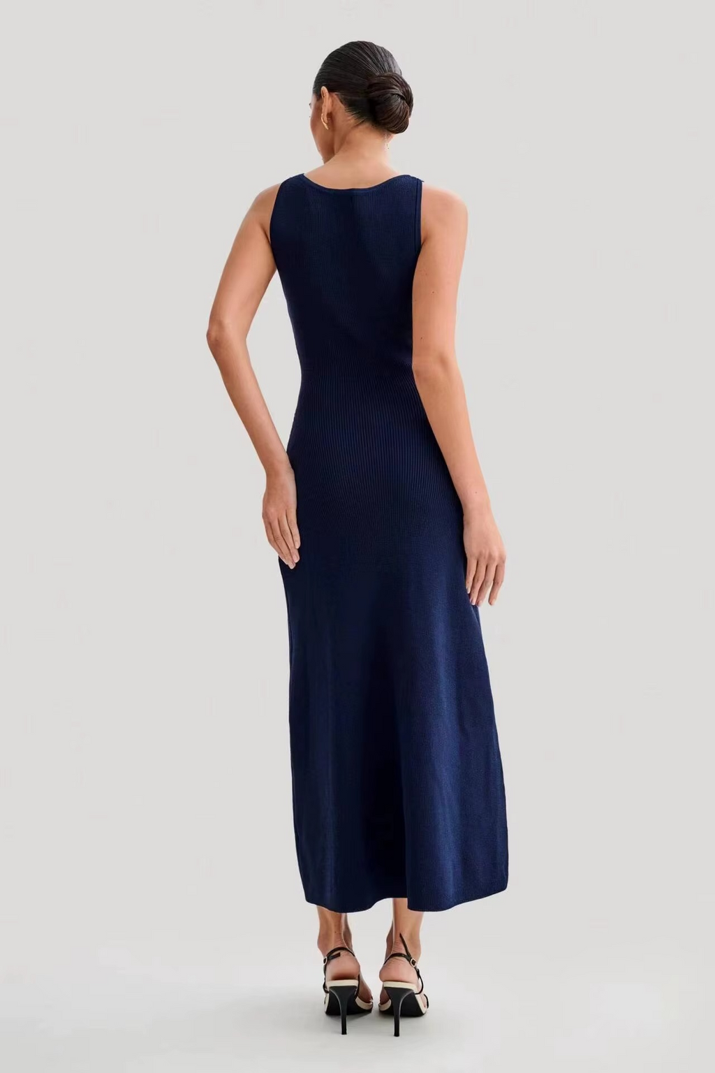 Mayfair Grace | Mouwloze Midi Jurk