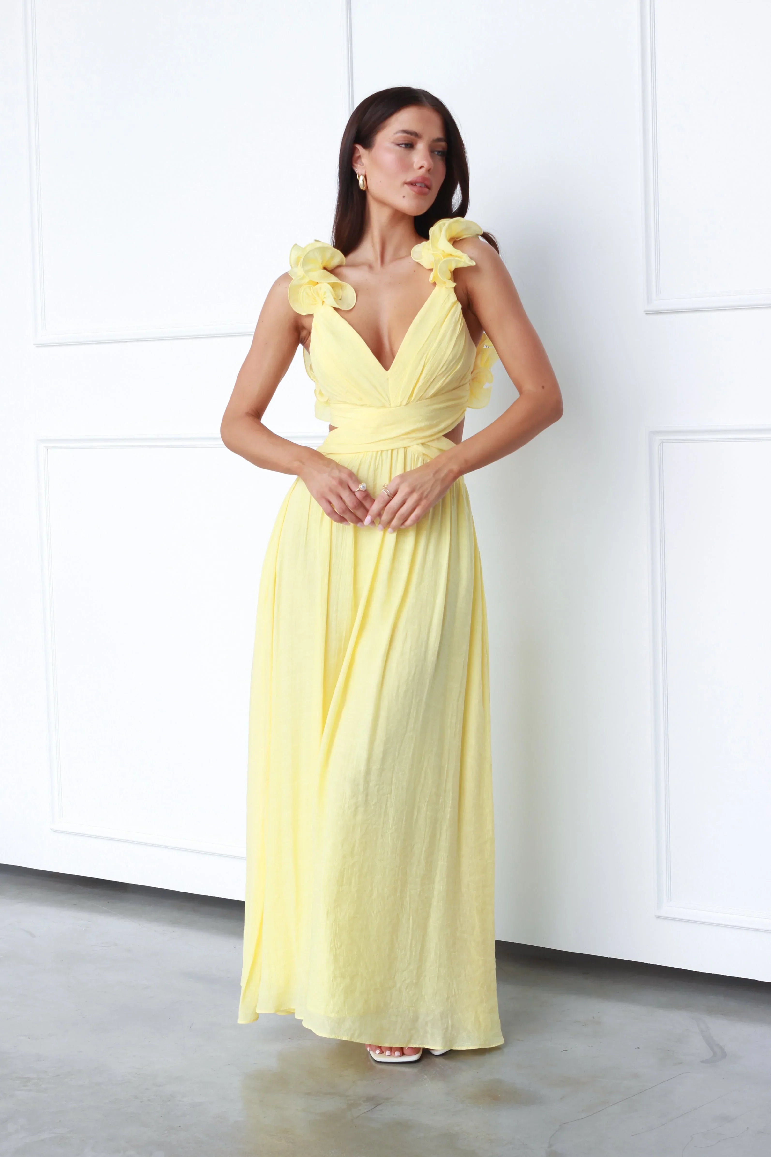 Marélie | Gele Maxi Jurk met Ruches & Open Rugdetail