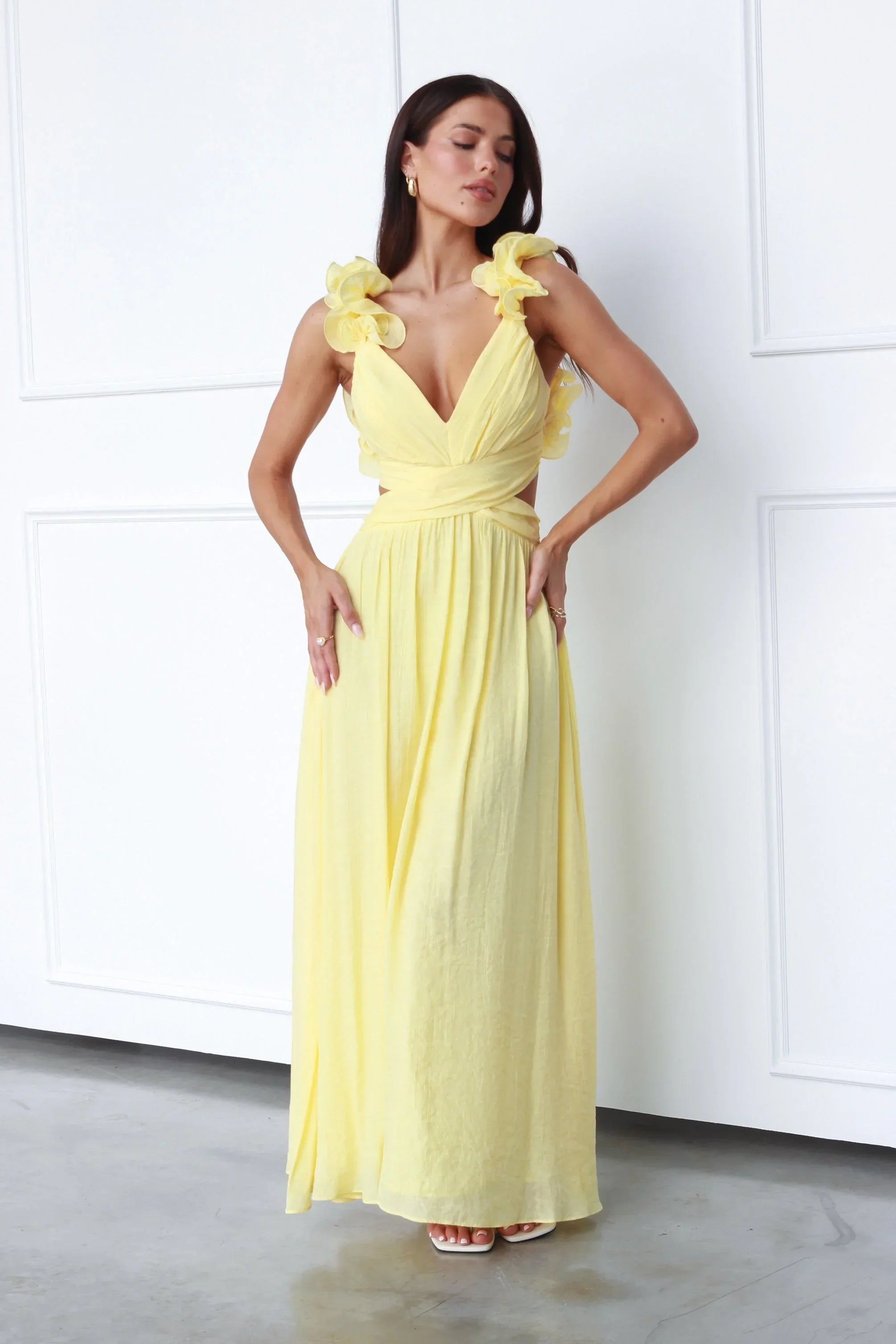 Marélie | Gele Maxi Jurk met Ruches & Open Rugdetail