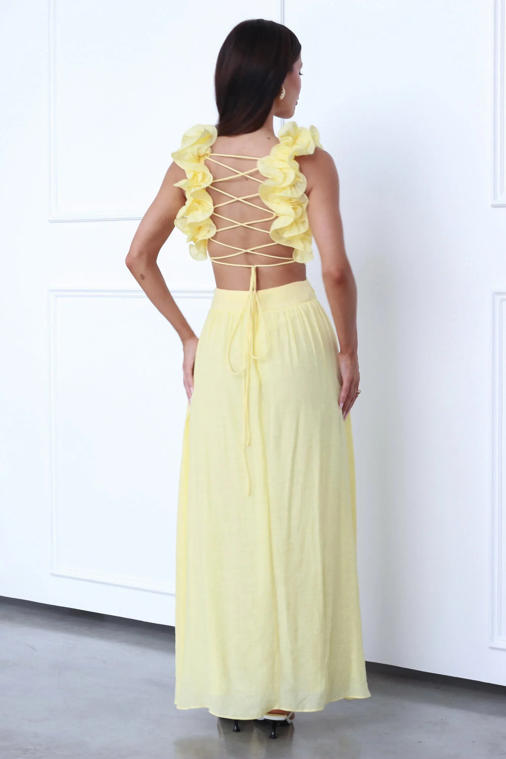 Marélie | Gele Maxi Jurk met Ruches & Open Rugdetail