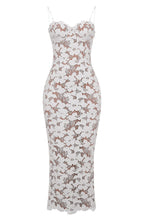 Pearl Blossom | Kanten Maxi Jurk met Vetersluiting & Bloemenpatroon