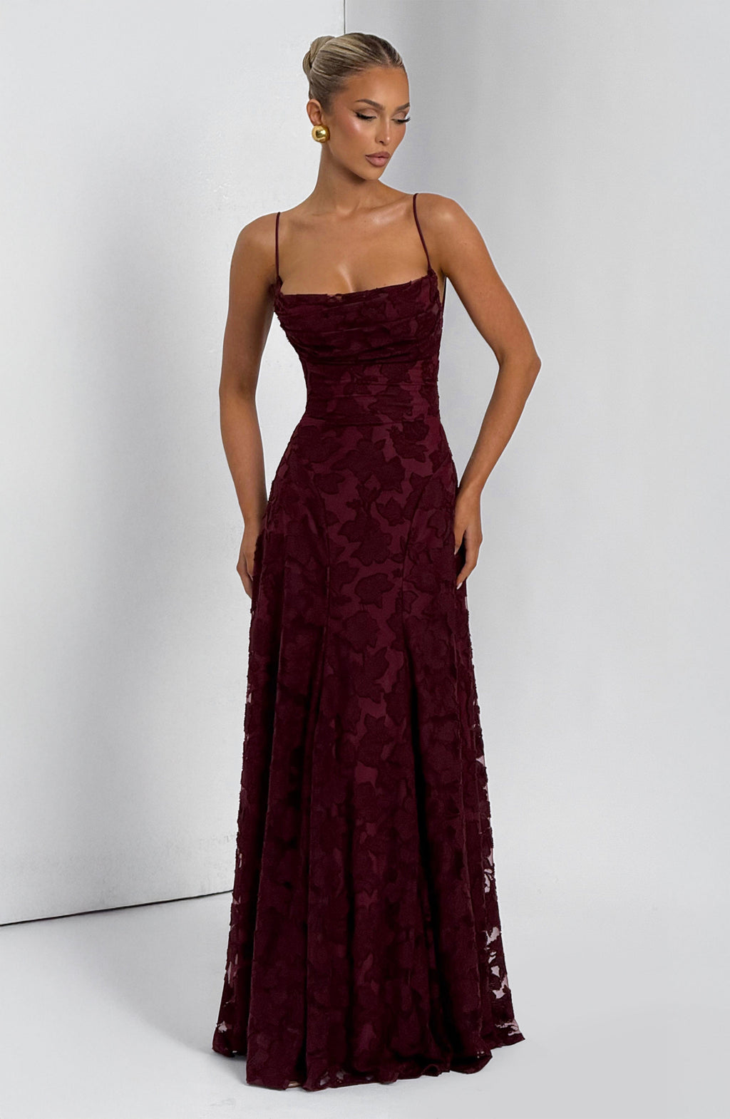Florencia | Maxi Jurk met Open Rug & Bloemenstructuur