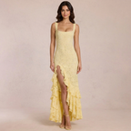 Soléa | Gele Kant Maxi Jurk met Split & Ruffle Details