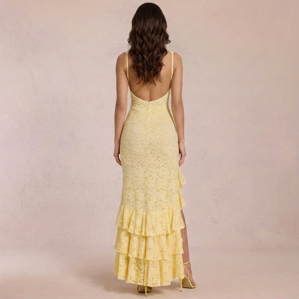 Soléa | Gele Kant Maxi Jurk met Split & Ruffle Details