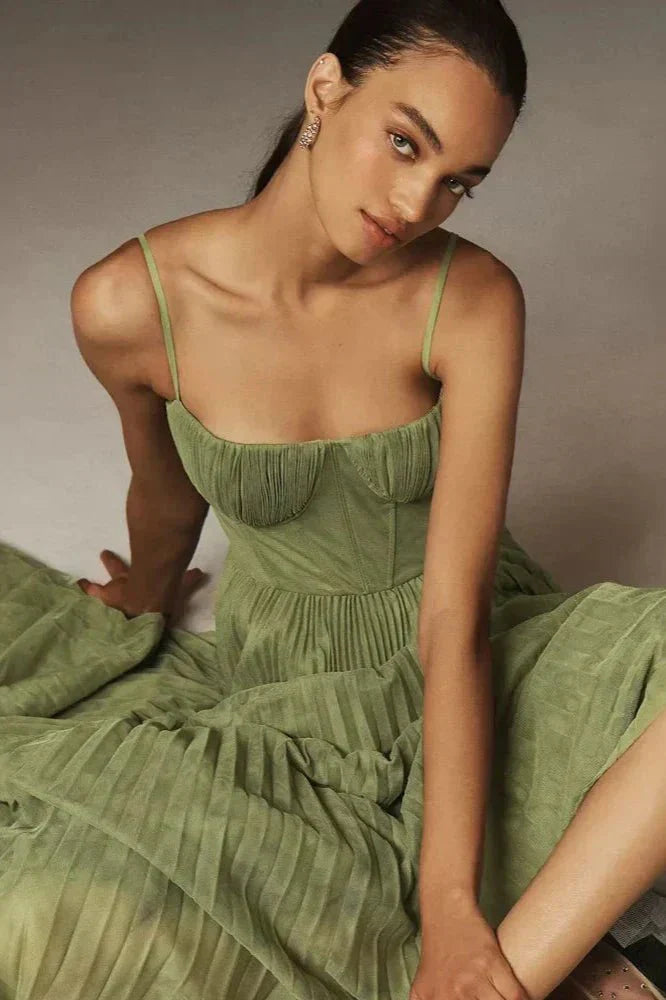 Sorelia | Geplooide Bustier Jurk in Mosgroen met Fijne Spaghetti Bandjes