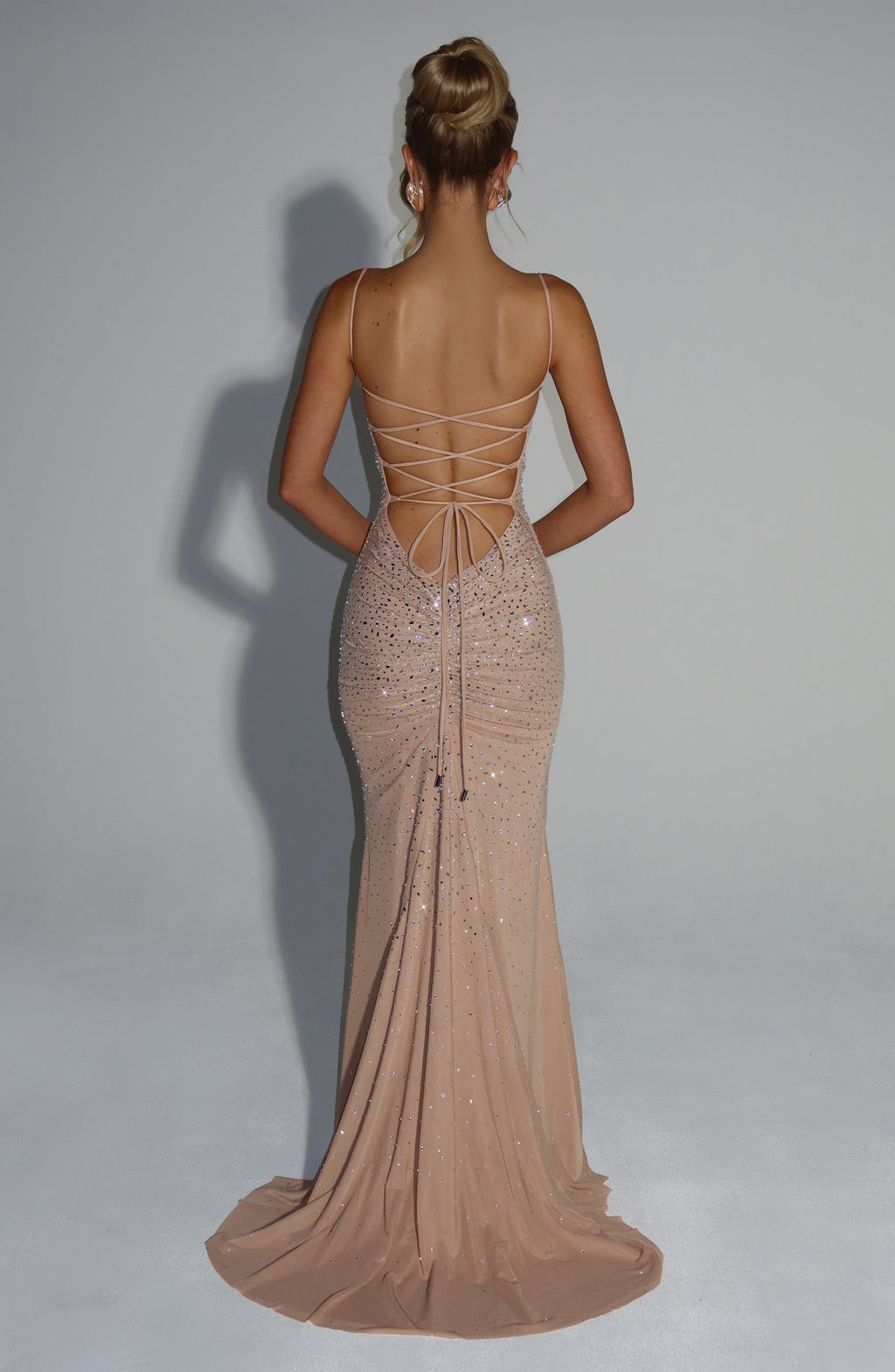 Loreviana | Glamour Avondjurk met Strass & Open Rug