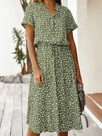 Zanelya | Midi jurk met Abstracte Stippenprint & Knoopsluiting