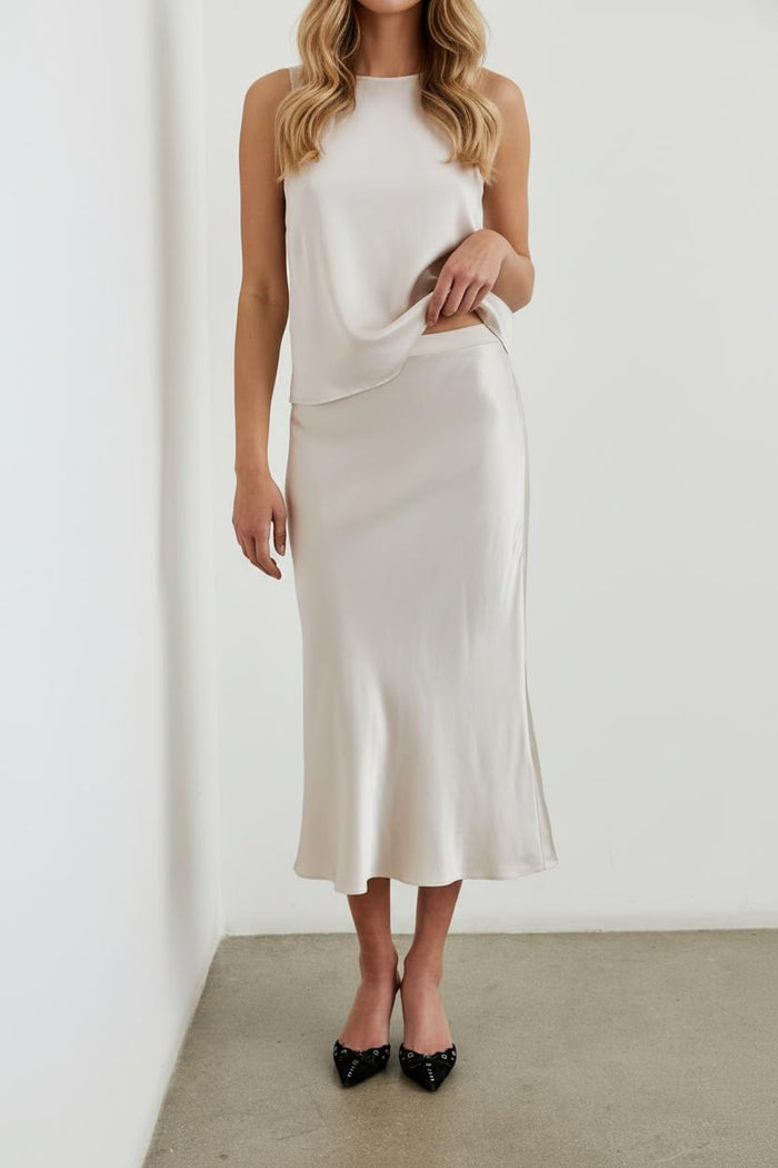 Sienna’s | Skirt Women A‑line Satin – Polyester