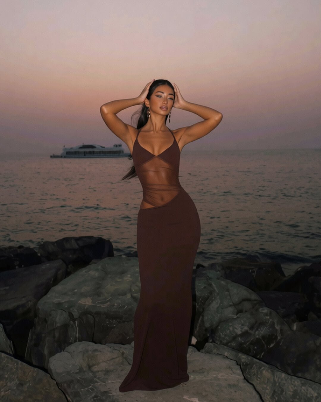 Averra | Maxi jurk met mesh cut-out & spaghetti bandjes